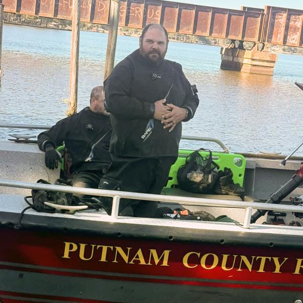 Rescue crews searching for missing boater on Lake Sinclair