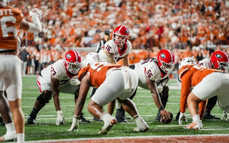 Georgia quarterback Carson Beck (15) during Georgia’s game against Texas at Darrell K Royal-Texas Memorial Stadium in Austin, Texas, on Saturday, Oct. 19, 2024. (Tony Walsh/UGAAA)