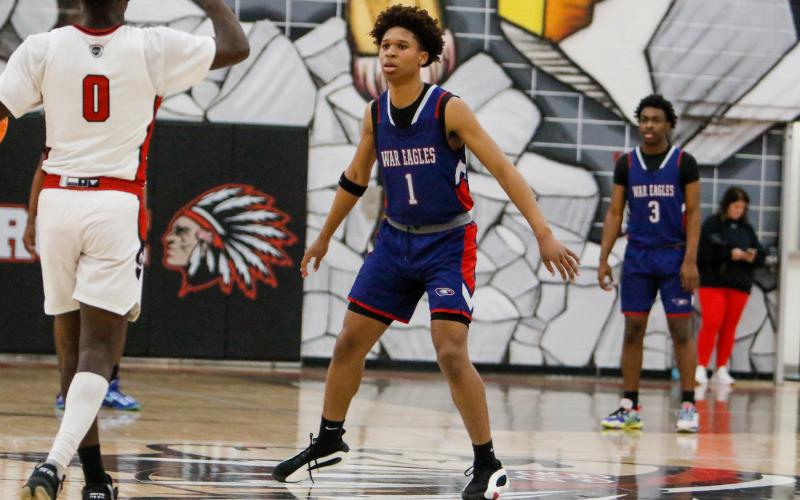 Jeremy Banks averaged 9.3 points as a sophomore for the War Eagles in 2024-25, and he returned for his junior year this season. LANCE McCURLEY/Staff