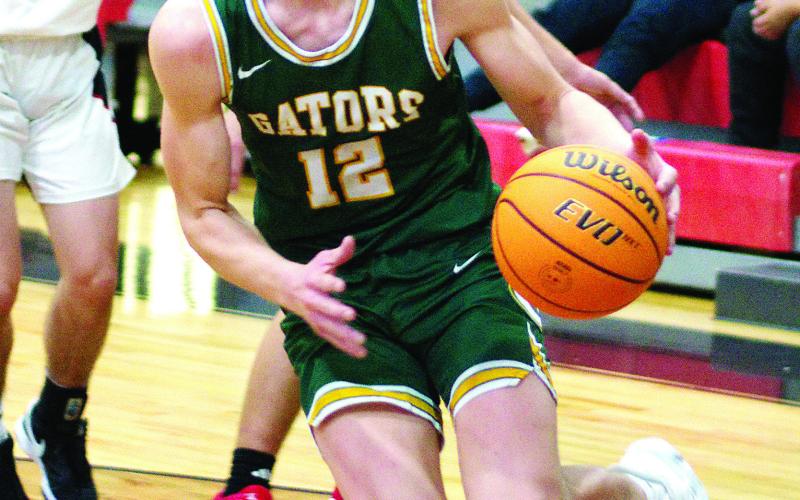Gatewood junior Matt Allen continued his own strong start to the season on Saturday, dropping 30 points against the GMC Bulldogs. IAN TOCHER/Staff