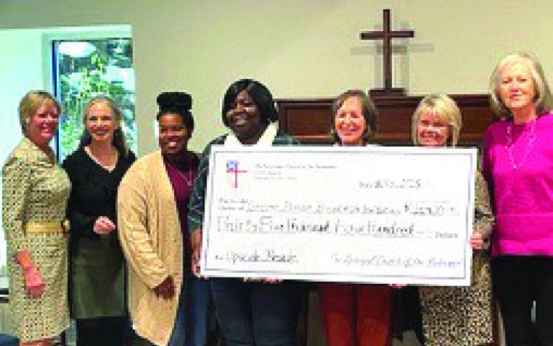 L-R: Becky Smith, Nancy DiSpirito, Dasiania Bell, and Tonya McWhorter of the Greene County Food Pantry; Connie Karpinsky, Event Founder; Beth Eldridge, and Margaret Pedersen of Bread of Life.