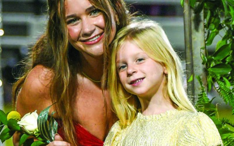 Anna Claire Pulliam with her K5 buddy Charlotte Piper. IAN TOCHER/Staff