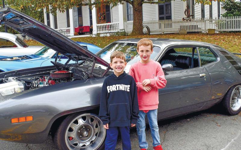 Car show raises funds for Putnam CLC