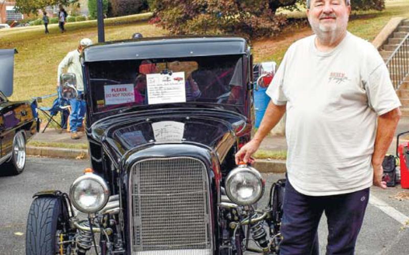 Car show raises funds for Putnam CLC