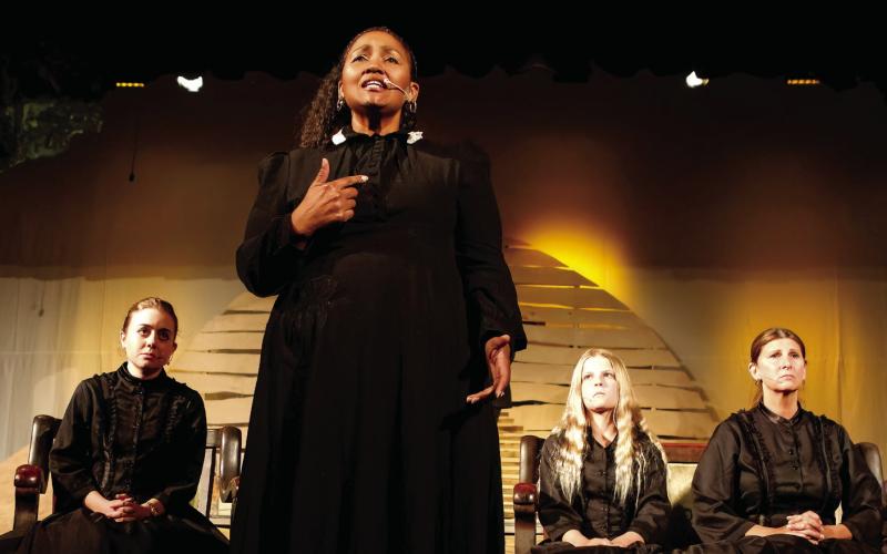 As Alice in “Big River,” the beautiful voice of LaTonya Parham Thompkins (center) was in fine form.