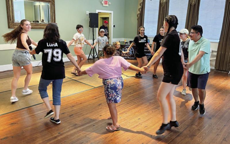 The Arts Barn gets everyone moving with some barn dancing. (EMMA CLAUSE/Staff)