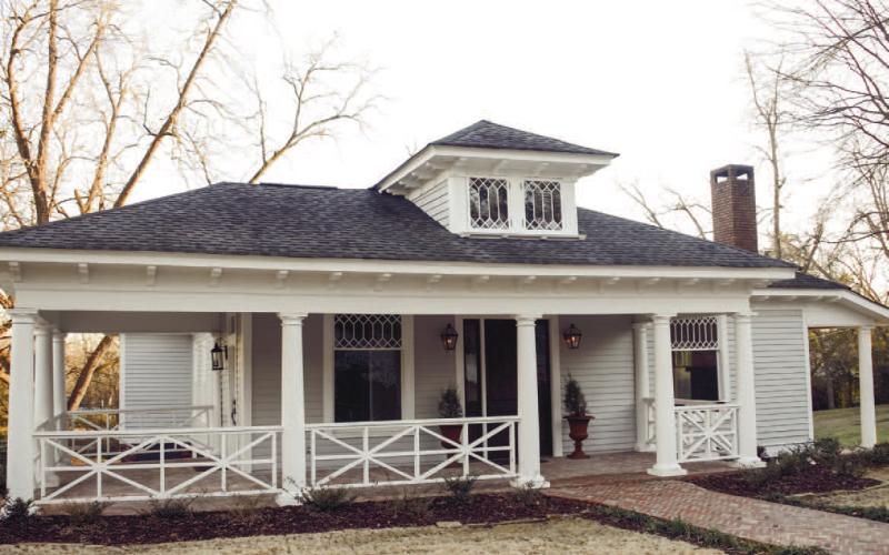 The 120-year-old Gardner-Grifth house in the historic residential area north of Eatonton’s downtown recently underwent a lengthy, floor-to-roof renovation that brought it from derelict to debonair.