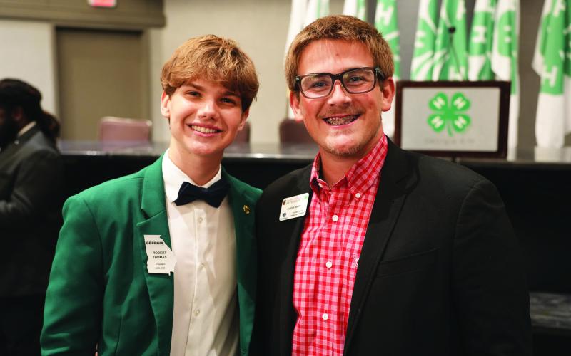 Robert Thomas (left) with Carter Hewitt of Putnam County 4-H AmeriCorps. CONTRIBUTED