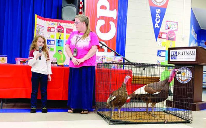 A student tells the audience why he enjoys agriculture class. BAILEY MCCULLY/Staff