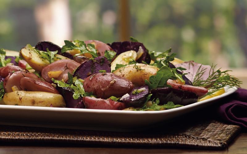 A SENSATIONALLY SIMPLE SIDE DISH When you’re looking for a delicious and nutritious side dish to complement any meal, look no further than this Fingerling Potato Salad. Made with nutrientrich Wisconsin Potatoes and topped with a lemon dressing, this simple potato side packs plenty of flavor. Find more potato recipes at eatwisconsinpotatoes.com.
