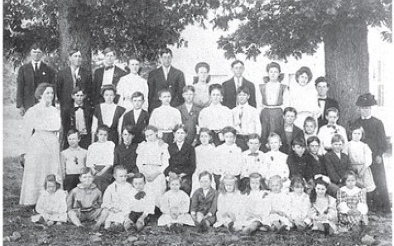 Central School, 1908. (Historical photos courtesy of Digital Library of Georgia)