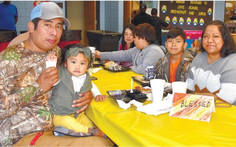 PCES hosts parent-student Thanksgiving lunches