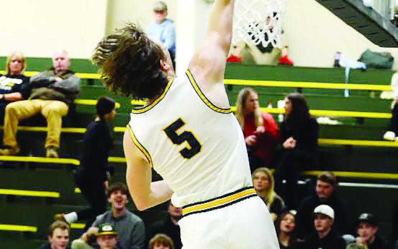 Gatewood senior power forward Blake Callaway (5) goes up for a layup. IAN TOCHER/Staff