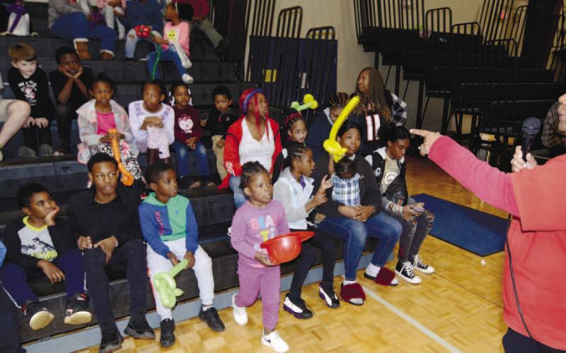 Mothers Against Crime hosts Christmas party