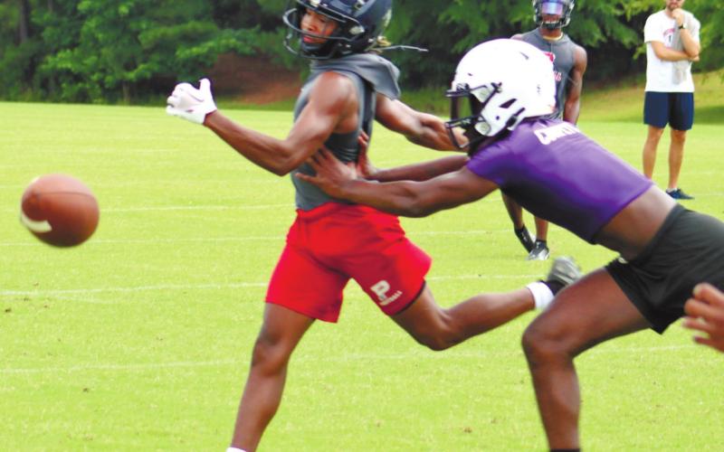 A Jalon Kilgore pass falls just out reach for DJ Bland. ARELLA CASH/Staff