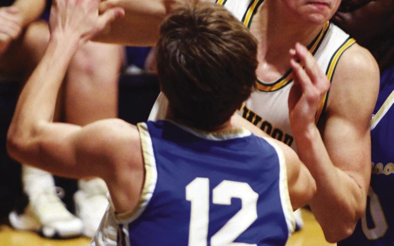 Gatewood’s Matt Allen fights for position against Brentwood last Thursday at Windsor Academy. IAN TOCHER/Staff