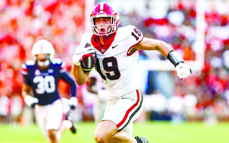Georgia tight end Brock Bowers put the offense on his back against Auburn with 14 catches for 157 yards and a touchdown. COURTESY OF UGA ATHLETICS