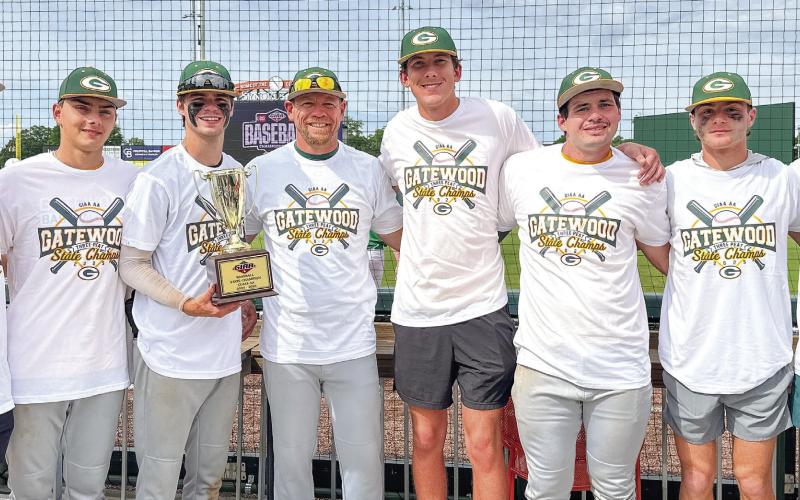 Gatewood’s seniors (L-R) Ames Johnson, Jackson Love, John Wallace Thompson, head coach Brandon Moss, Jake Rich, Wilson Moore, Hunter Johnson, and Walker Roberts) pose for a photo. CONTRIBUTED