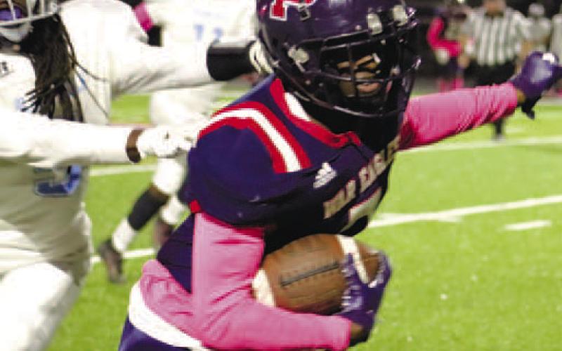 Keywon Blue (7) catches a dart pass, which set up a TD on the next play.