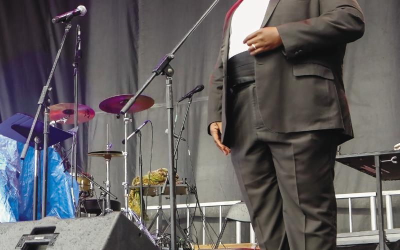 Talented tenor Timothy Miller, voice of the Atlanta Braves, begins the evening with patriotic songs including the “Armed Forces Medley.