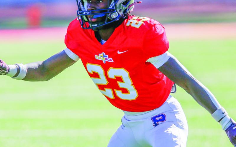 Defensive back Bill Waters (23) waits for the play to develop.  LANCE MCCURLEY/Staff