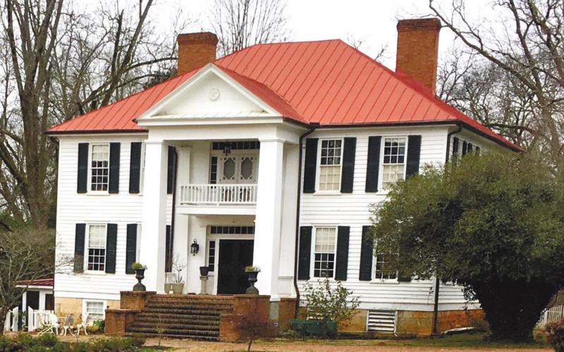 The Dot2Dot Inn at 200 South Washington Street (February 2022 photo) has been a Bed and Breakfast business for four years and could soon resume being a venue for special events. MARK ENGEL/Staff