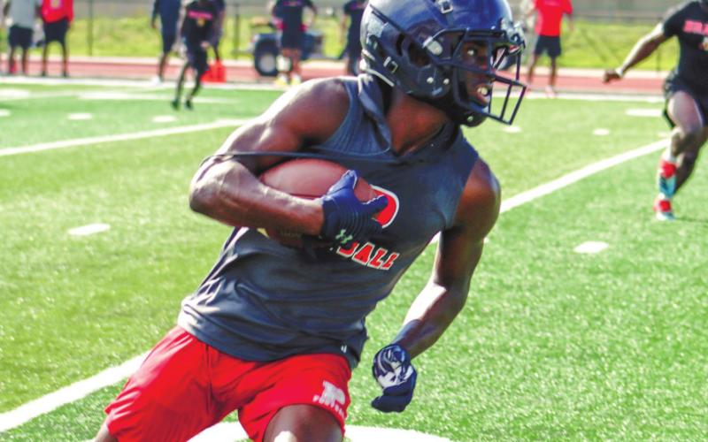 War Eagles football plays 7-on-7 at Baldwin County