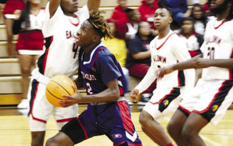 War Eagles scrimmage before season opener