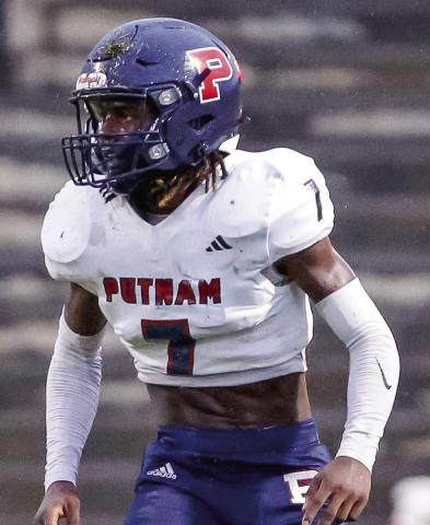 Putnam County senior safety RJ Hines held Rebel quarterback Paxton Ray in check and didn’t let him scramble much for extra yardage in last Friday’s win. LANCE McCURLEY/Staff