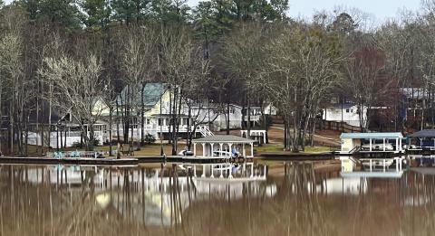 Putnam County’s Lake Sinclair and Lake Oconee both placed on a Top-10 “Hot Lakes” list, based on a national ranking of online interest at LakeHomes.com. IAN TOCHER/Staff