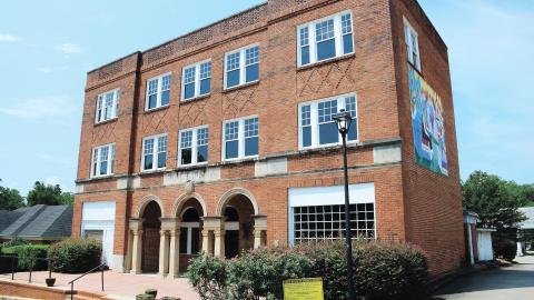 Variances sought for old Eatonton Hotel building