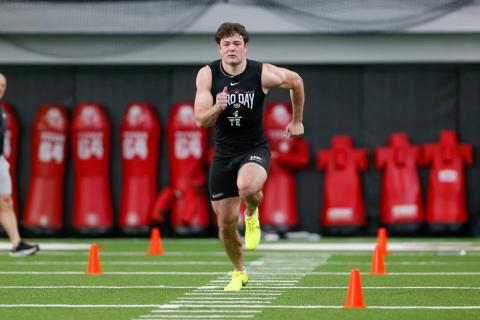 Georgia tight end Oscar Delp runs the 40-yard dash. LANCE MCCURLEY/Staff
