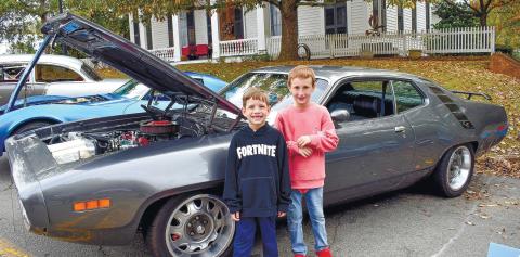 Car show raises funds for Putnam CLC