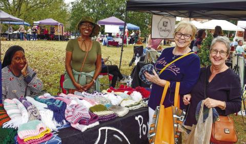 Mistletoe Market kicks off Christmas shopping season
