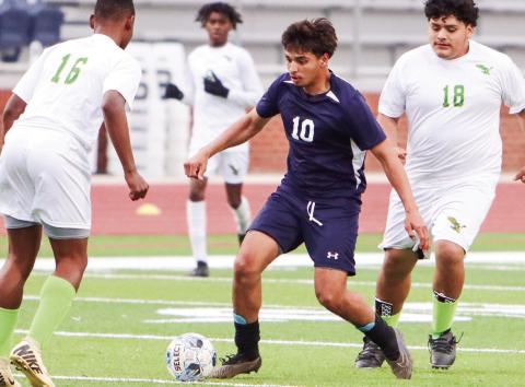 Emmanuel Meraz (10) scored three goals in Putnam County's win over Cook last week. (LANCE MCCURLEY/Staff)