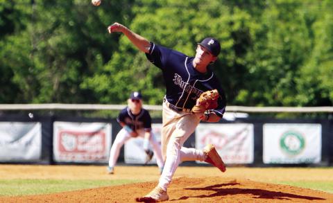 Putnam County senior Hunter Holder (4) delivered a pitch to the plate. LANCE McCURLEY/Staff