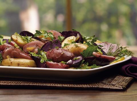 A SENSATIONALLY SIMPLE SIDE DISH When you’re looking for a delicious and nutritious side dish to complement any meal, look no further than this Fingerling Potato Salad. Made with nutrientrich Wisconsin Potatoes and topped with a lemon dressing, this simple potato side packs plenty of flavor. Find more potato recipes at eatwisconsinpotatoes.com.