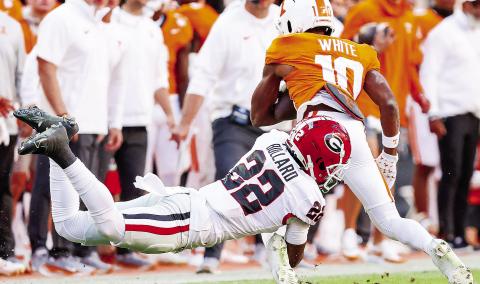 Junior defensive back Javon Bullard recorded six tackles and a pass deflection in Georgia’s 38-10 win over Tennessee. COURTESY OF UGA ATHLETICS