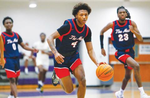 Putnam County head coach Patrick Marshall said that junior guard Jaylen Nelson (4) has stepped up and been a vital part of the team’s success this season. LANCE McCURLEY/Staff