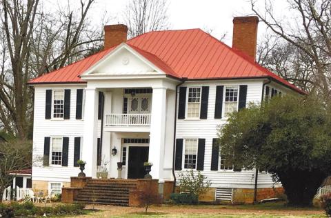 The Dot2Dot Inn at 200 South Washington Street (February 2022 photo) has been a Bed and Breakfast business for four years and could soon resume being a venue for special events. MARK ENGEL/Staff